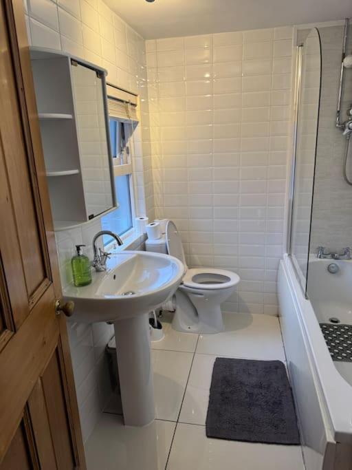 Stylish, Spacious And Central 4 Bedroom House Μπέλφαστ Εξωτερικό φωτογραφία